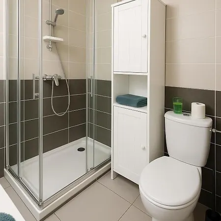 Charming Between And Center Of Juan-les-pins Appartement *